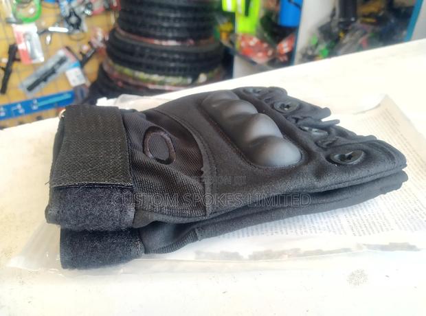 Black Tactical Gloves - thumbnail 2