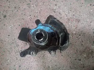 Nissan Hard Body Front Hub