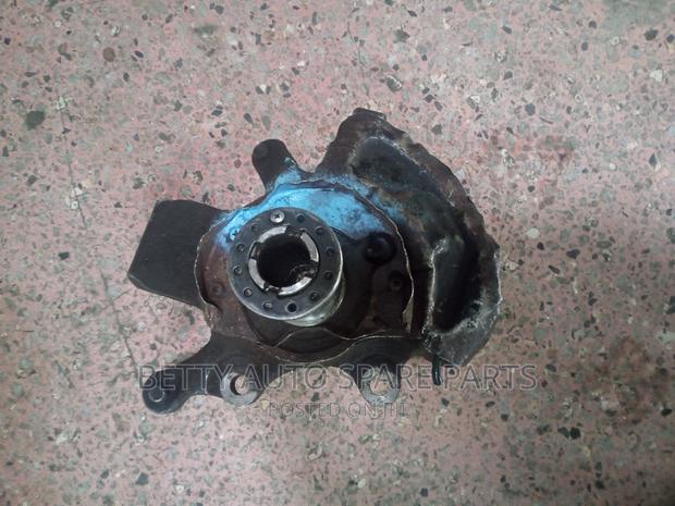 Nissan Hard Body Front Hub - thumbnail 2