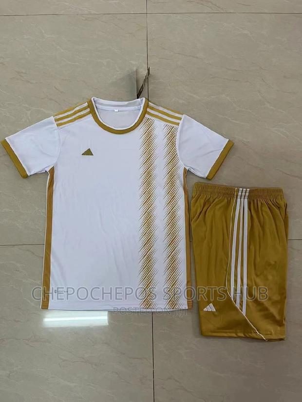 Quality Football Kits - thumbnail 3