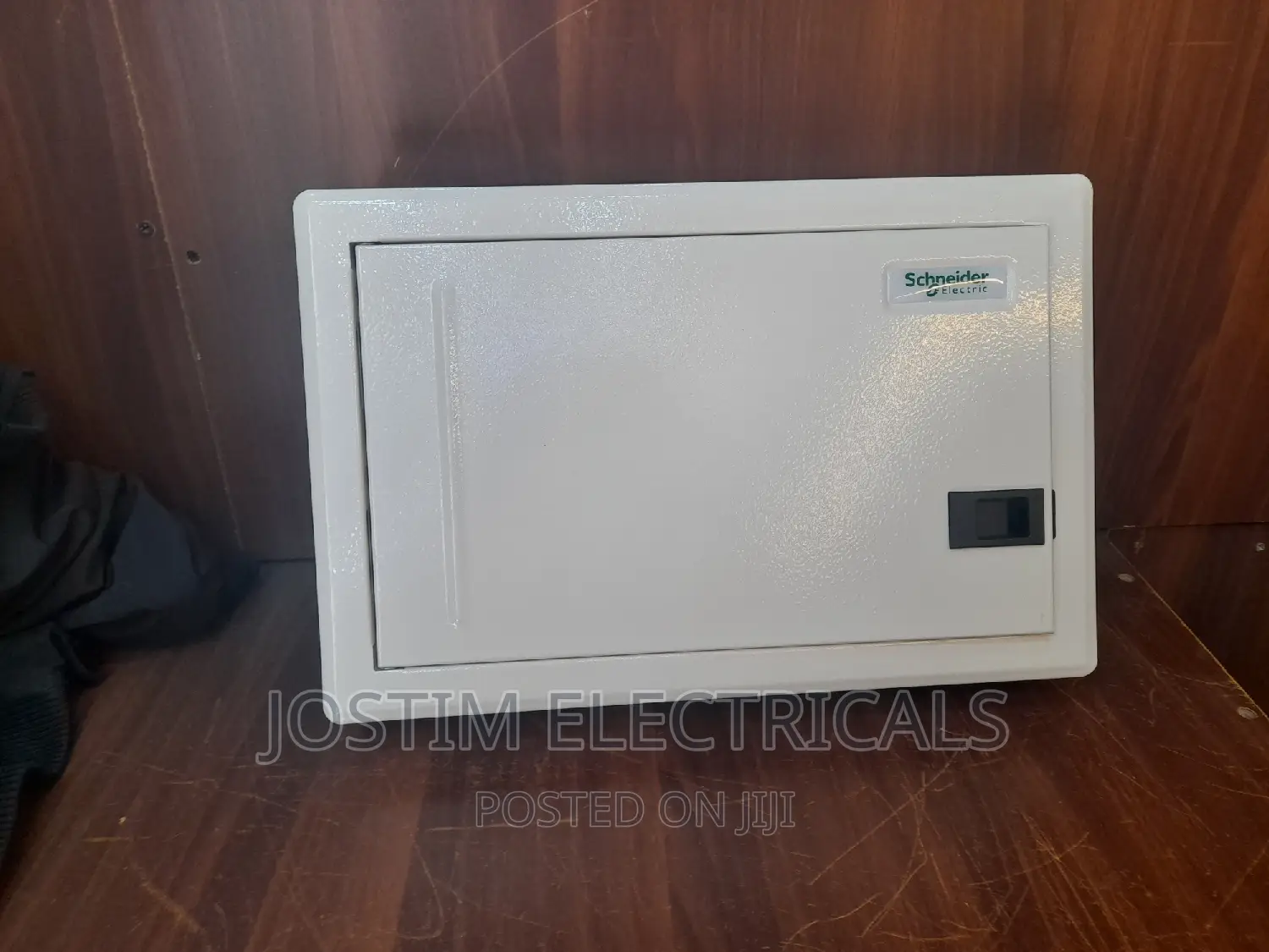 12 Way Shneider Consumer Unit