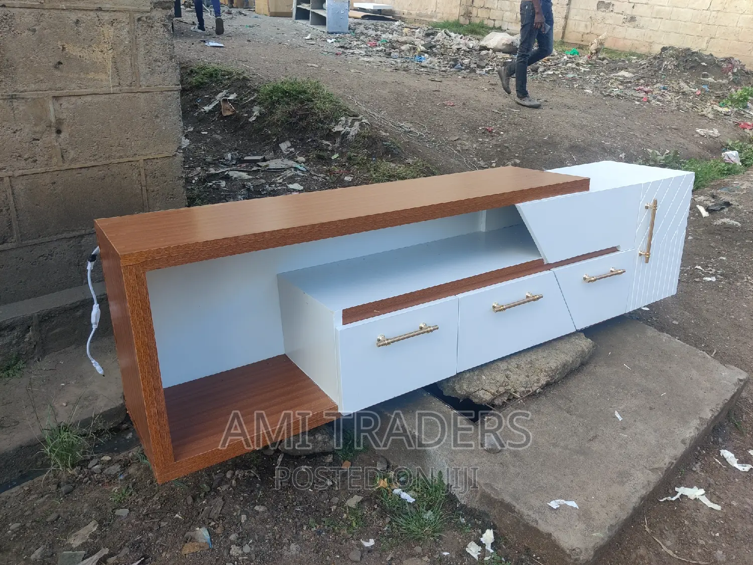 Luxury Tv Stand+ LED