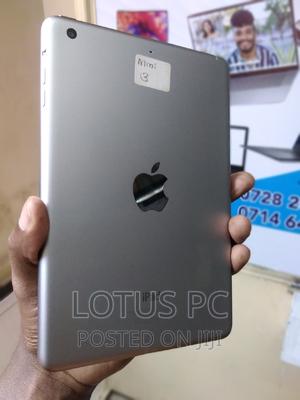 Apple iPad mini 3 16 GB Gray - thumbnail 2