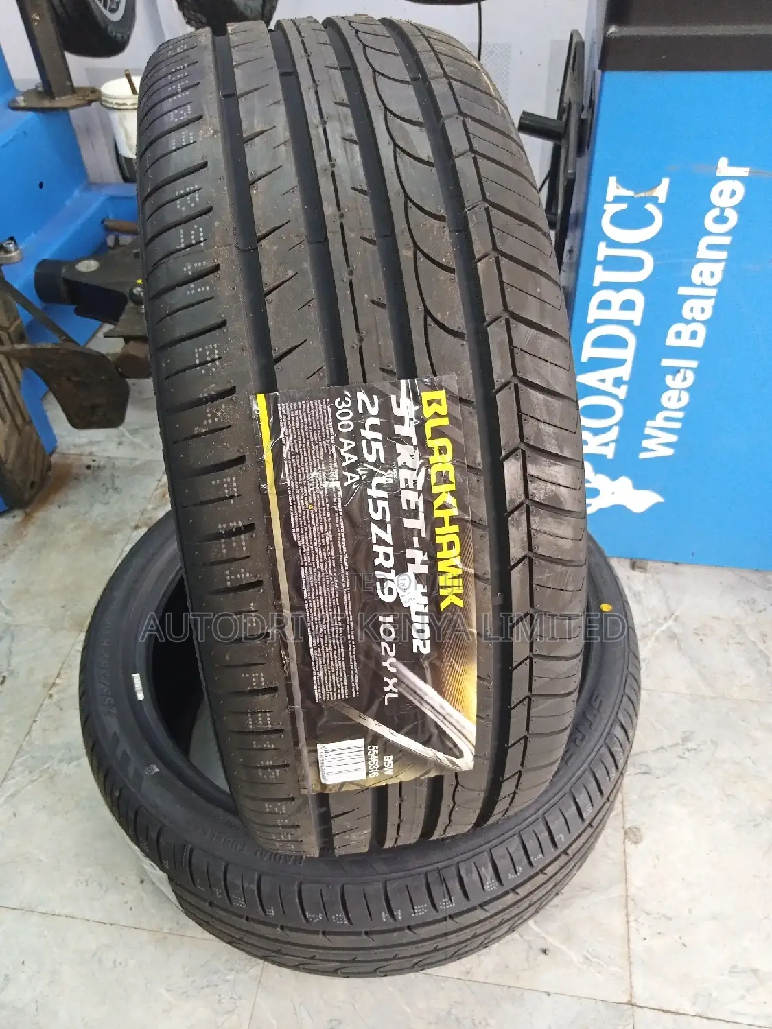 245/45r19 Blackhawk Tyre