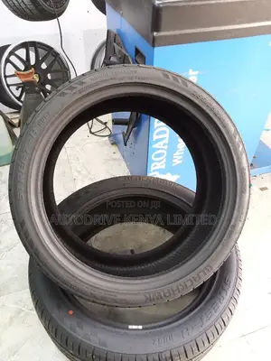 255/35r19 Blackhawk Tyre