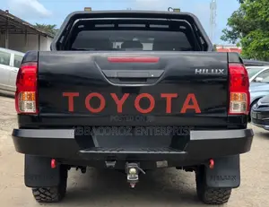 Toyota Hilux 2018 Black