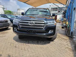 Toyota Land Cruiser 4.6 V8 AX 2016 Black