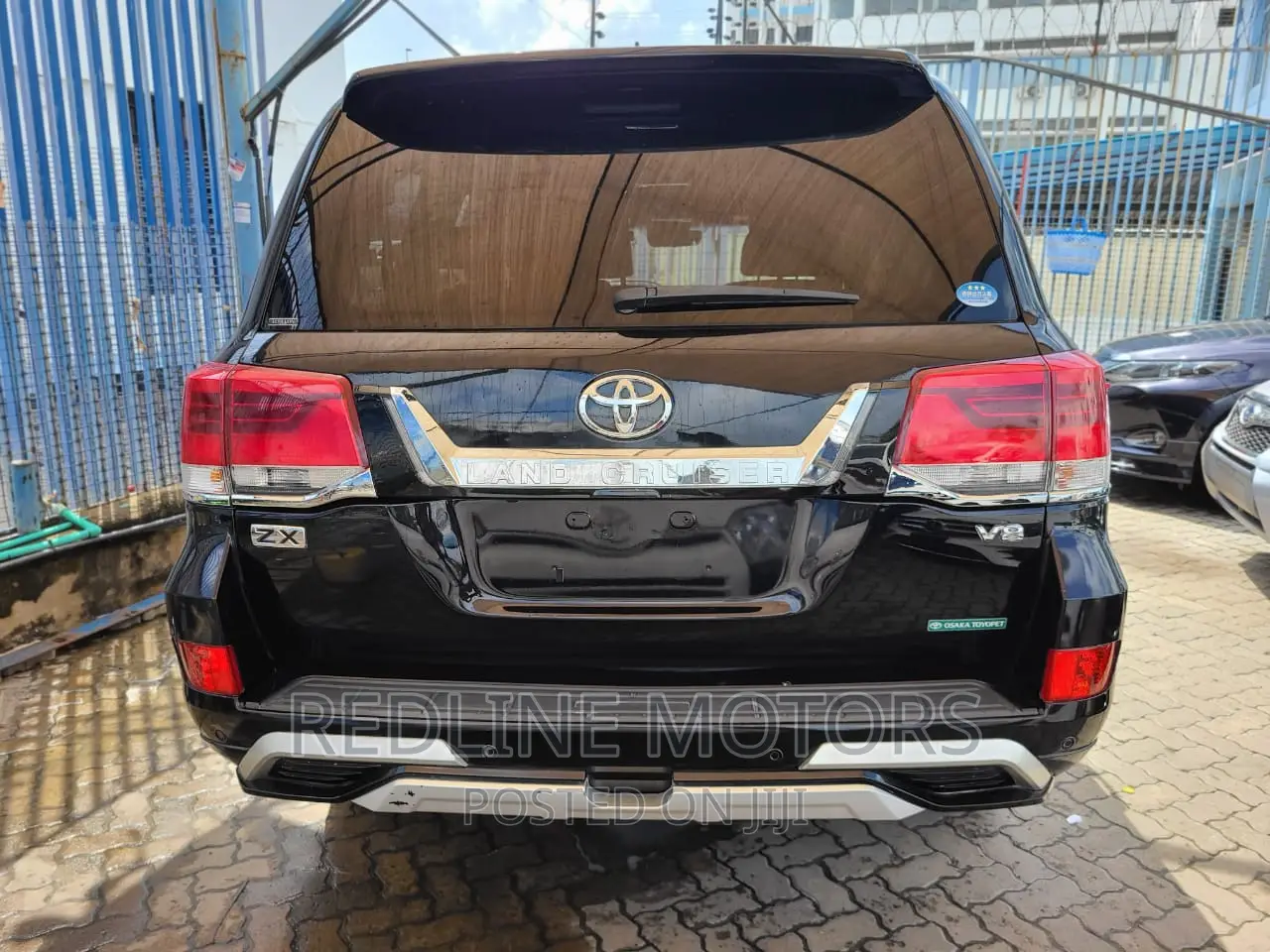 Toyota Land Cruiser 4.6 V8 AX 2016 Black