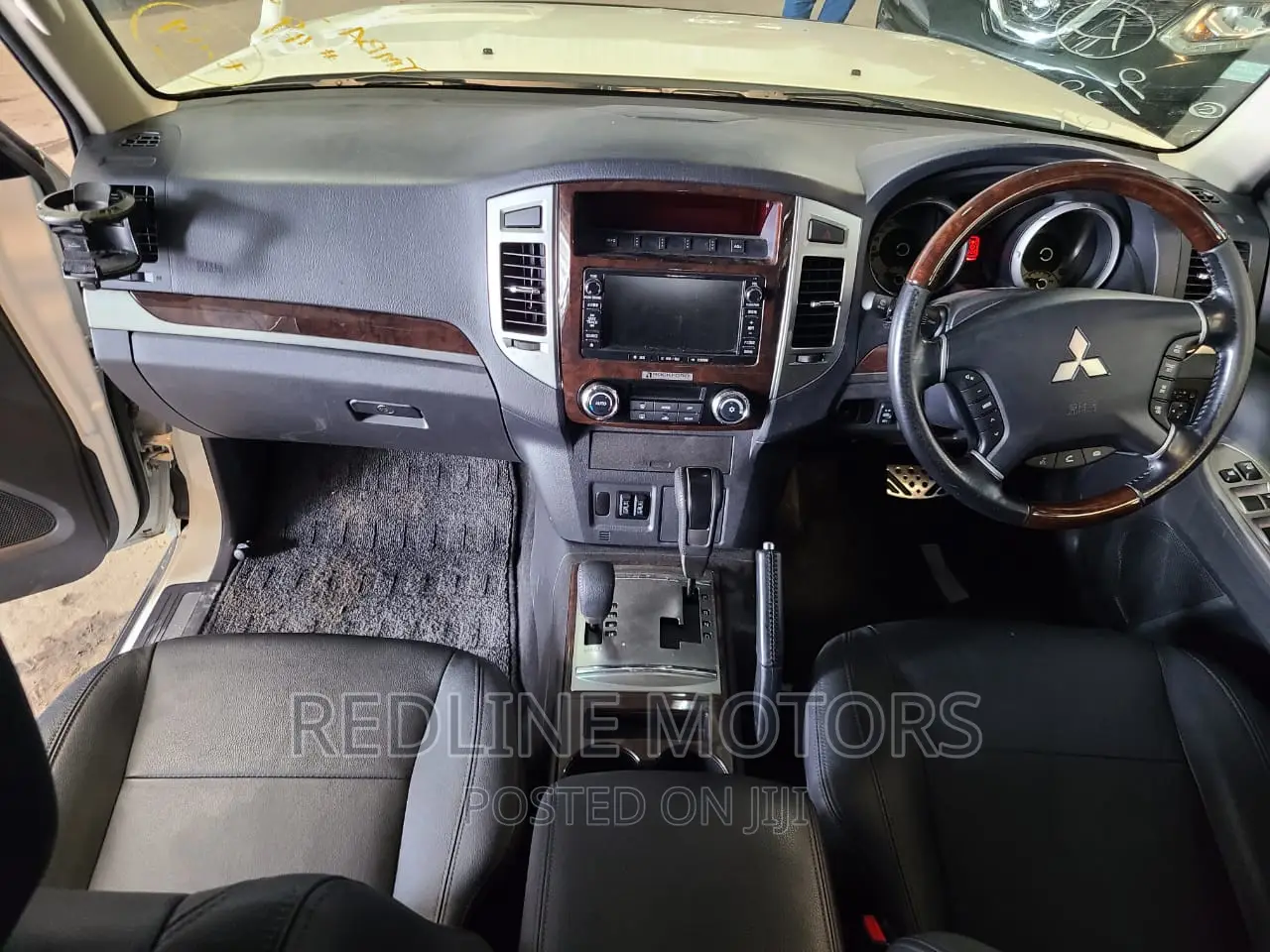 Mitsubishi Pajero V80 3.2 DI-D 2016 White