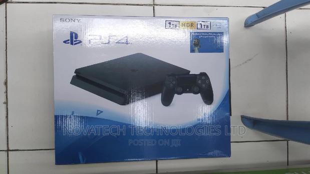*1TB PS4 Play Station - main view