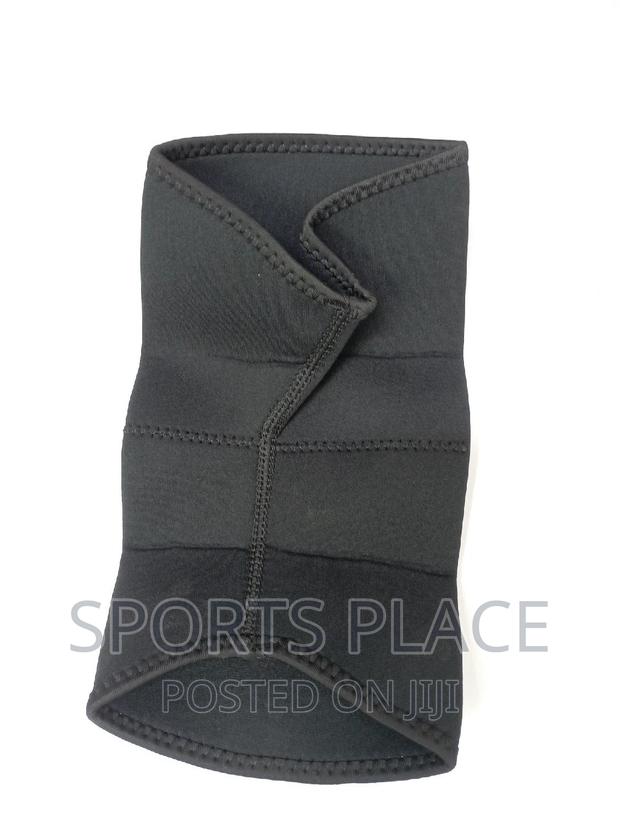 Recovery Knee Support Sleeve - thumbnail 2