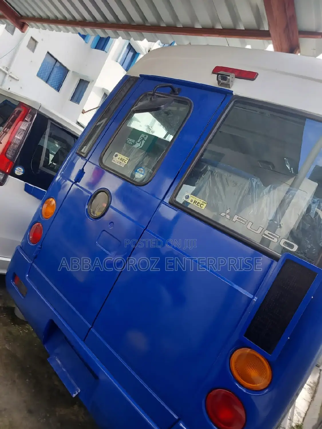 Mitsubishi Fuso Rosa 2016 Blue