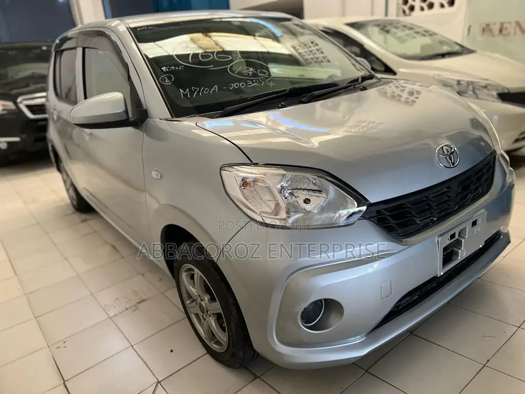 Toyota Passo 2016 Silver
