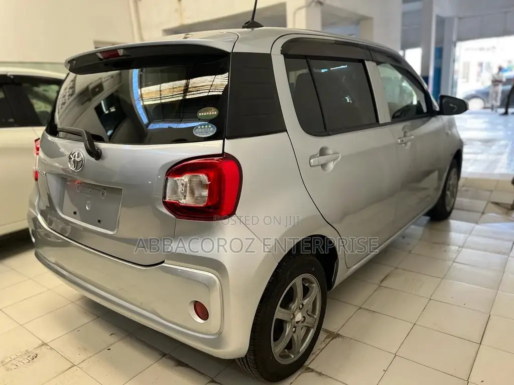 Toyota Passo 2016 Silver