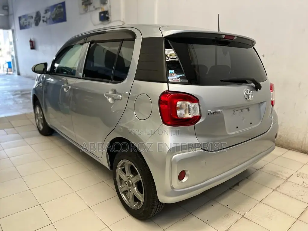 Toyota Passo 2016 Silver