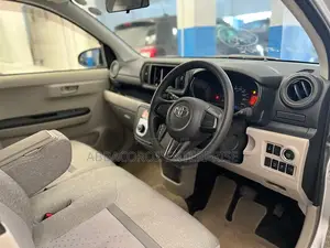 Toyota Passo 2016 Silver