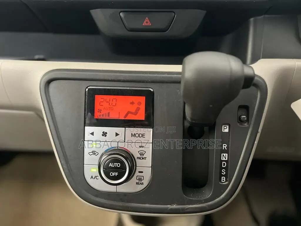 Toyota Passo 2016 Silver