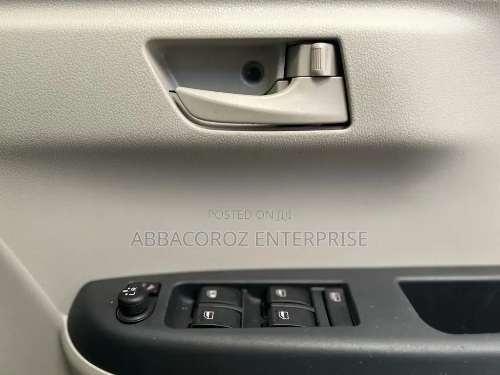 Toyota Passo 2016 Silver