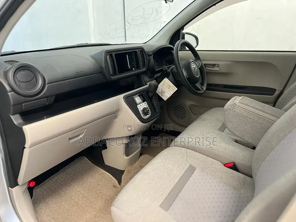 Toyota Passo 2016 Silver