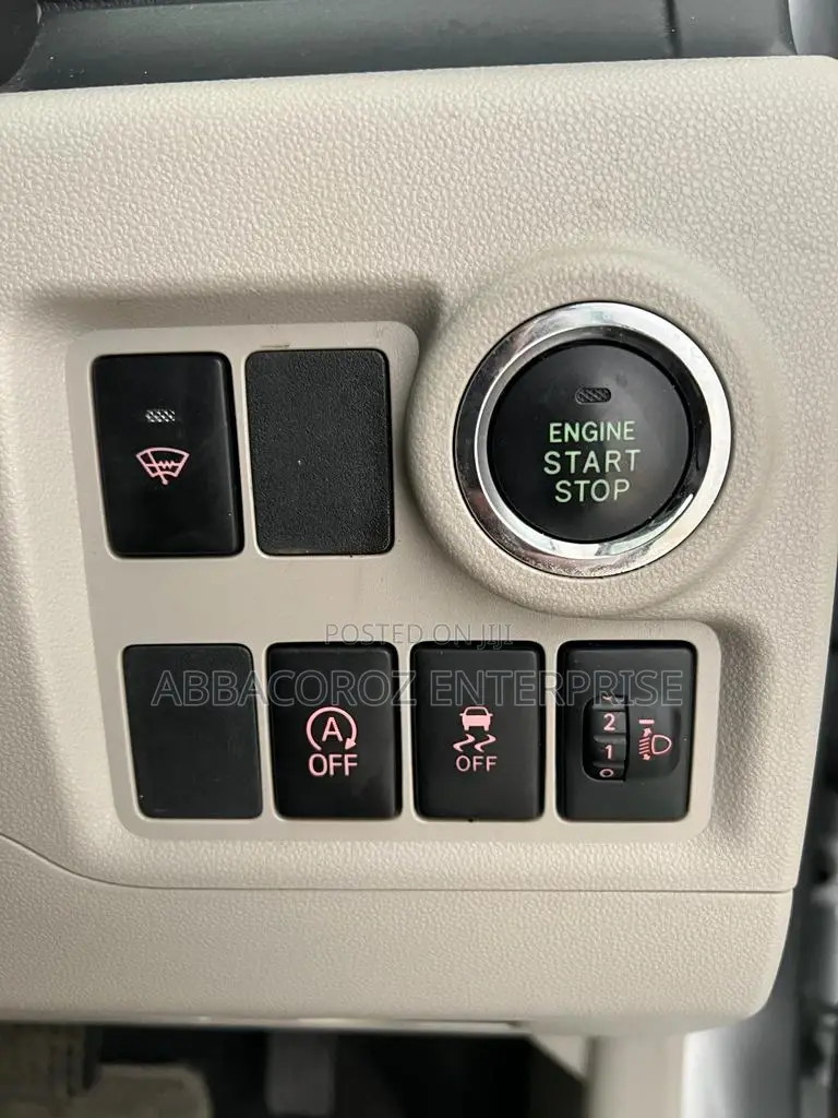 Toyota Passo 2016 Silver