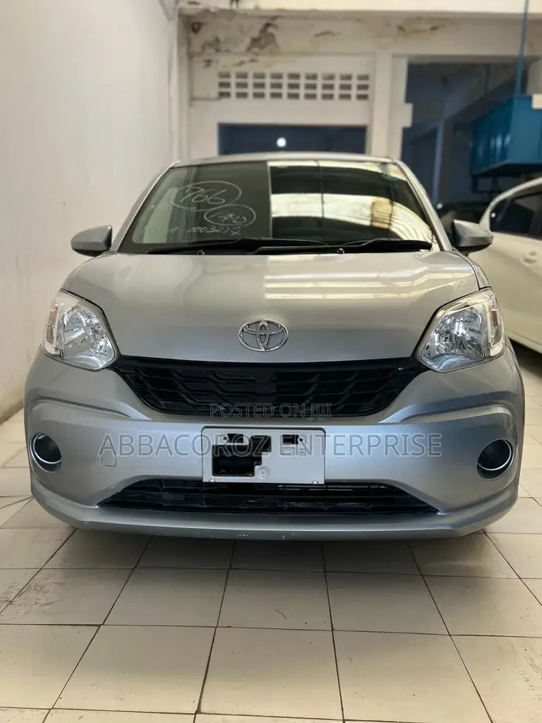 Toyota Passo 2016 Silver