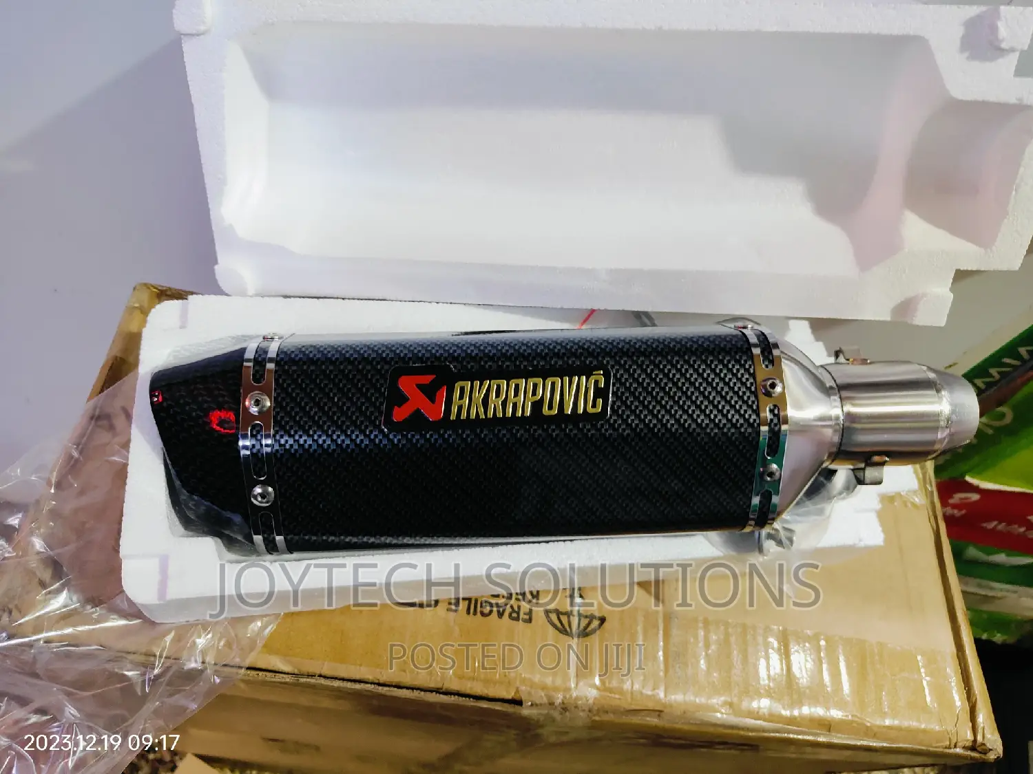 Exhaust Muffler Akrapovic System.