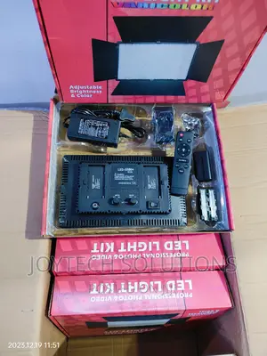 Pro Led 800 RGB Lights . 2 Batteries, Remote, Ac Adaptor