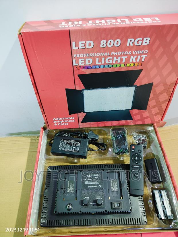 Vedio/Photo Lights LED UC 800+ ( RGB ) Multi Color 2 Batt