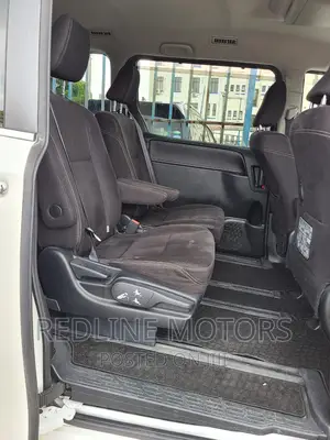 Toyota Esquire 1.8 FWD Hybrid (7 seater) 2016 Pearl