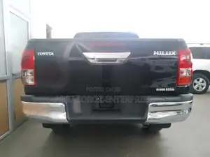 Toyota Hilux 2016 Black