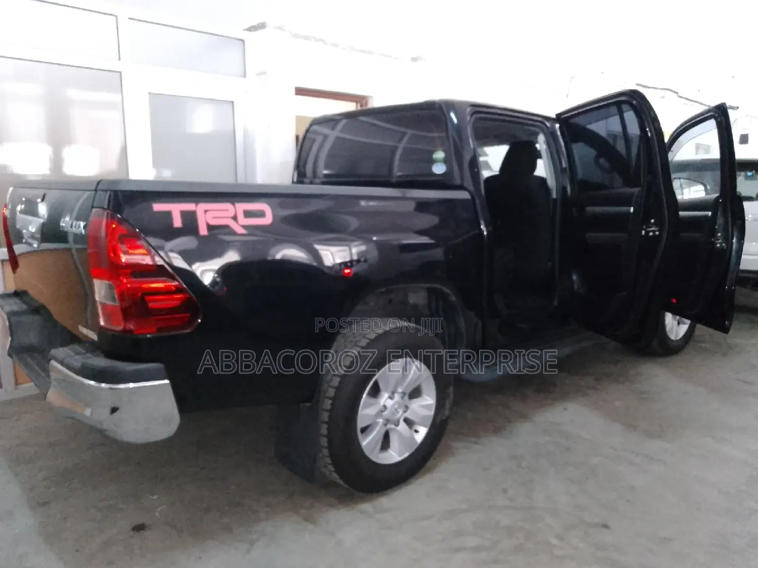 Toyota Hilux 2016 Black