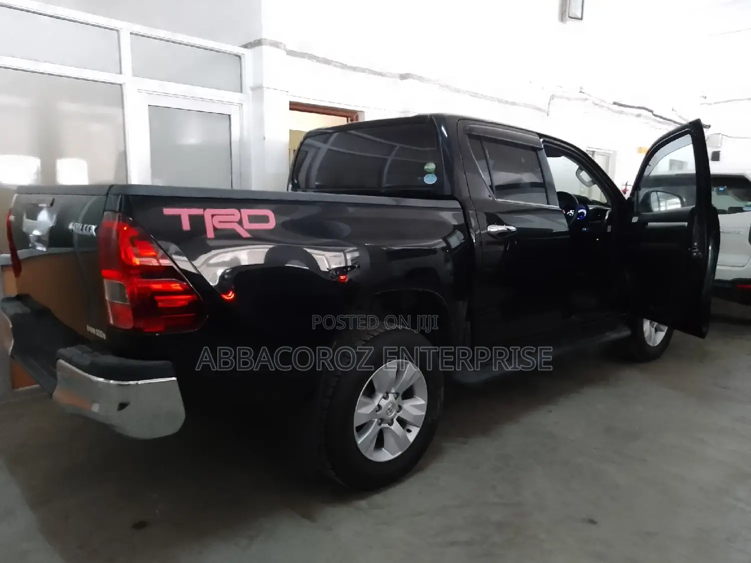 Toyota Hilux 2016 Black