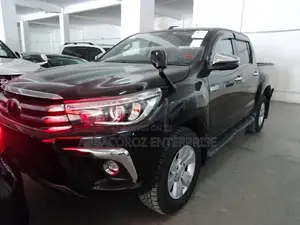 Toyota Hilux 2016 Black