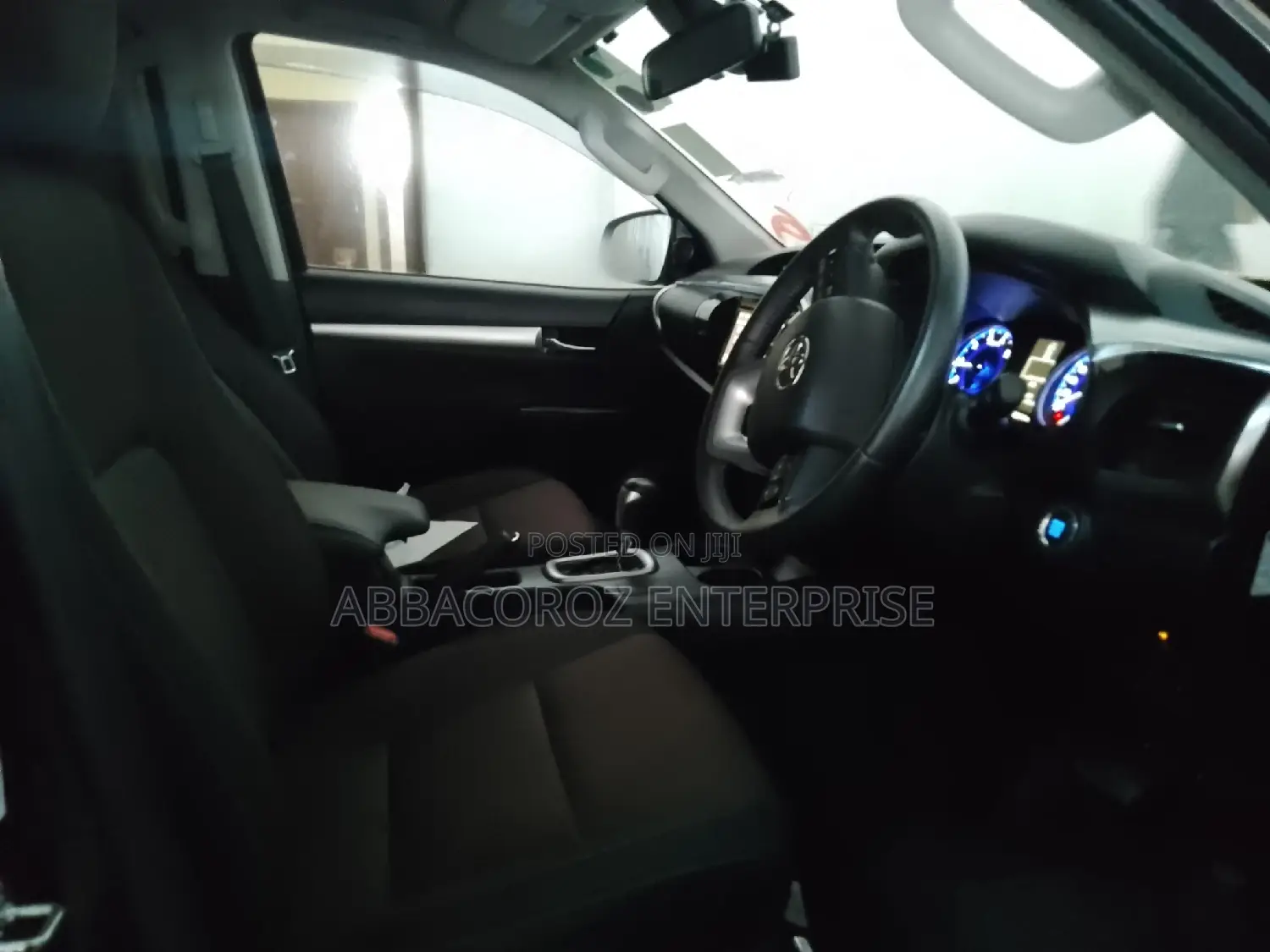 Toyota Hilux 2016 Black