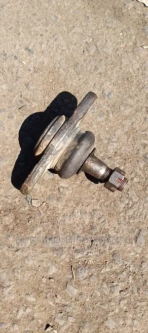 Toyota Hiace 7L Box 1kd/2kd,2tr/1tr Lower Ball Joints.