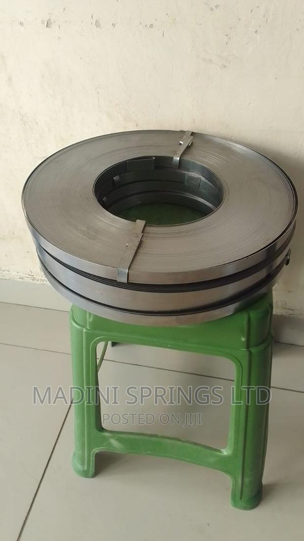 Hoop Iron 16gauge-(Available in 10kgs,20kgs, 30kgs Price Is Per Kg )