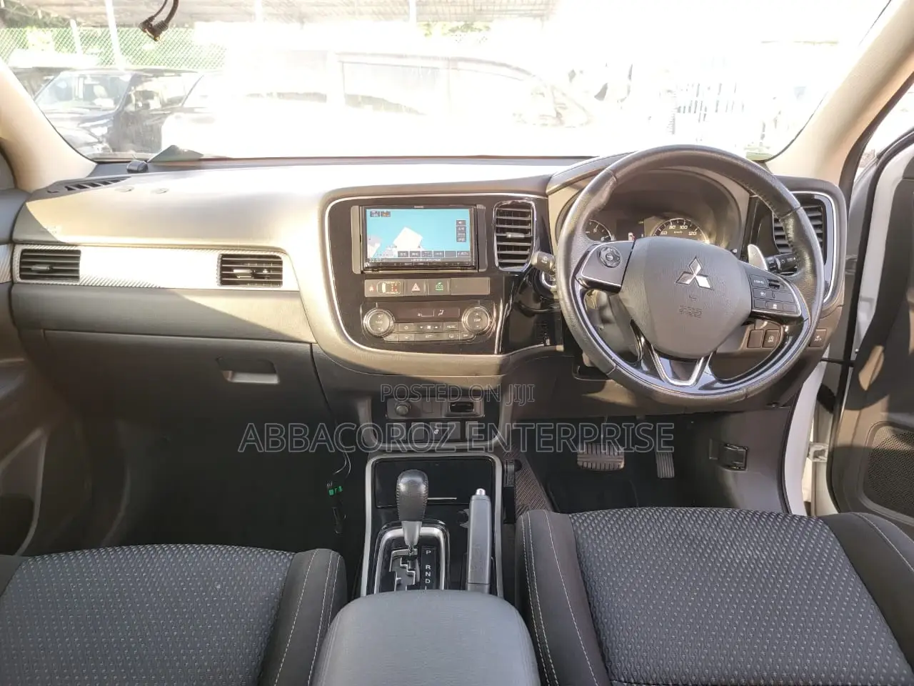 Mitsubishi Outlander 2017 Off white