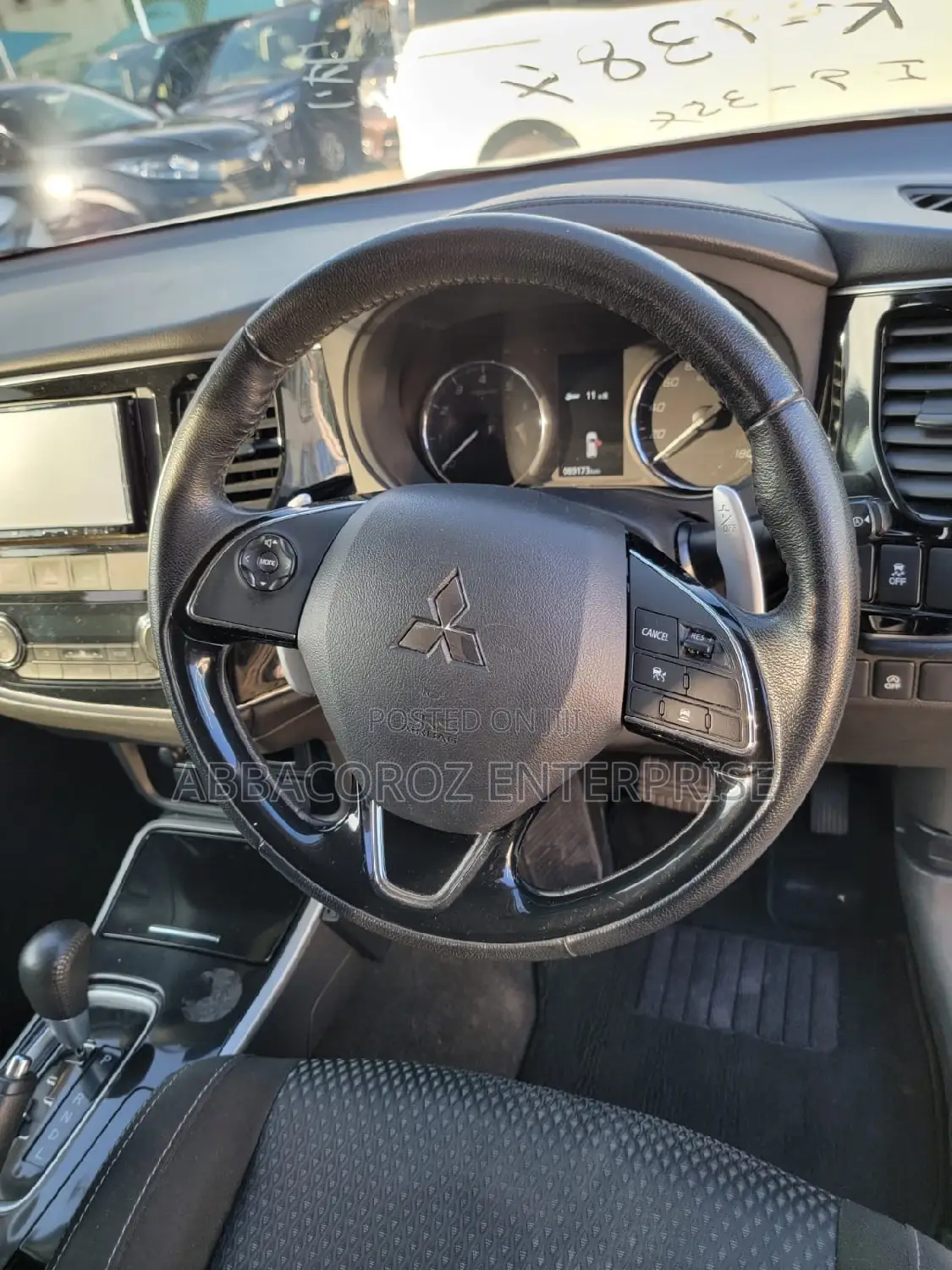 Mitsubishi Outlander 2017 Off white