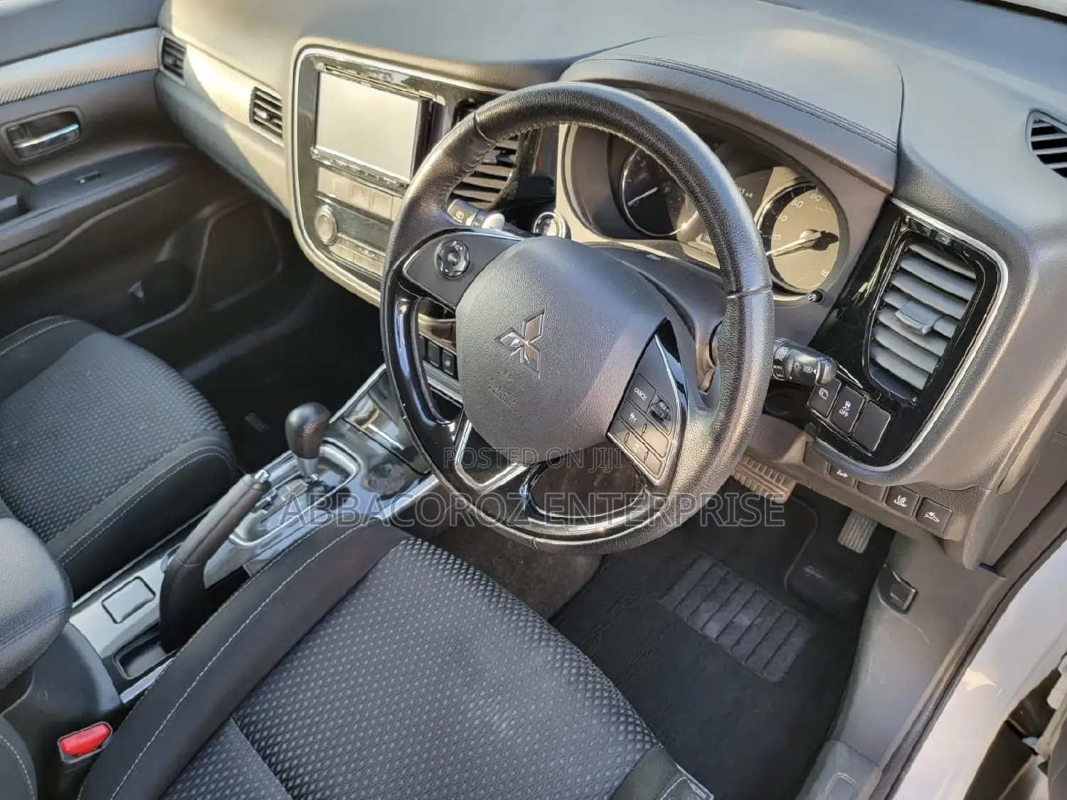 Mitsubishi Outlander 2017 Off white