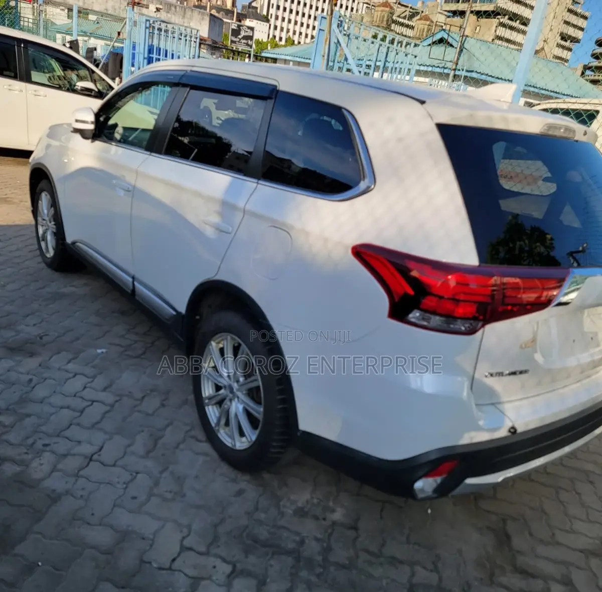 Mitsubishi Outlander 2017 Off white