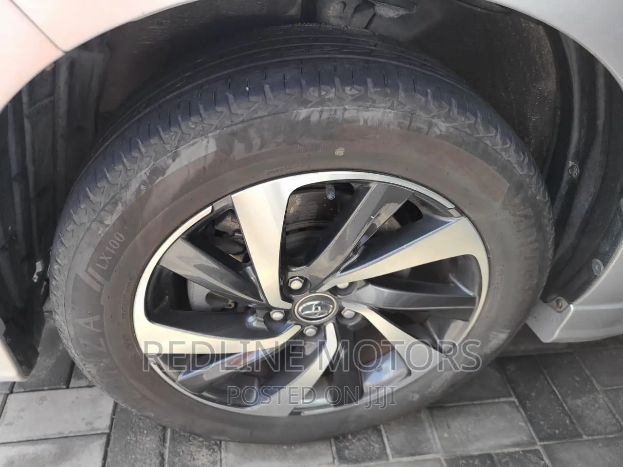 Toyota Harrier 2.0 2017 Silver