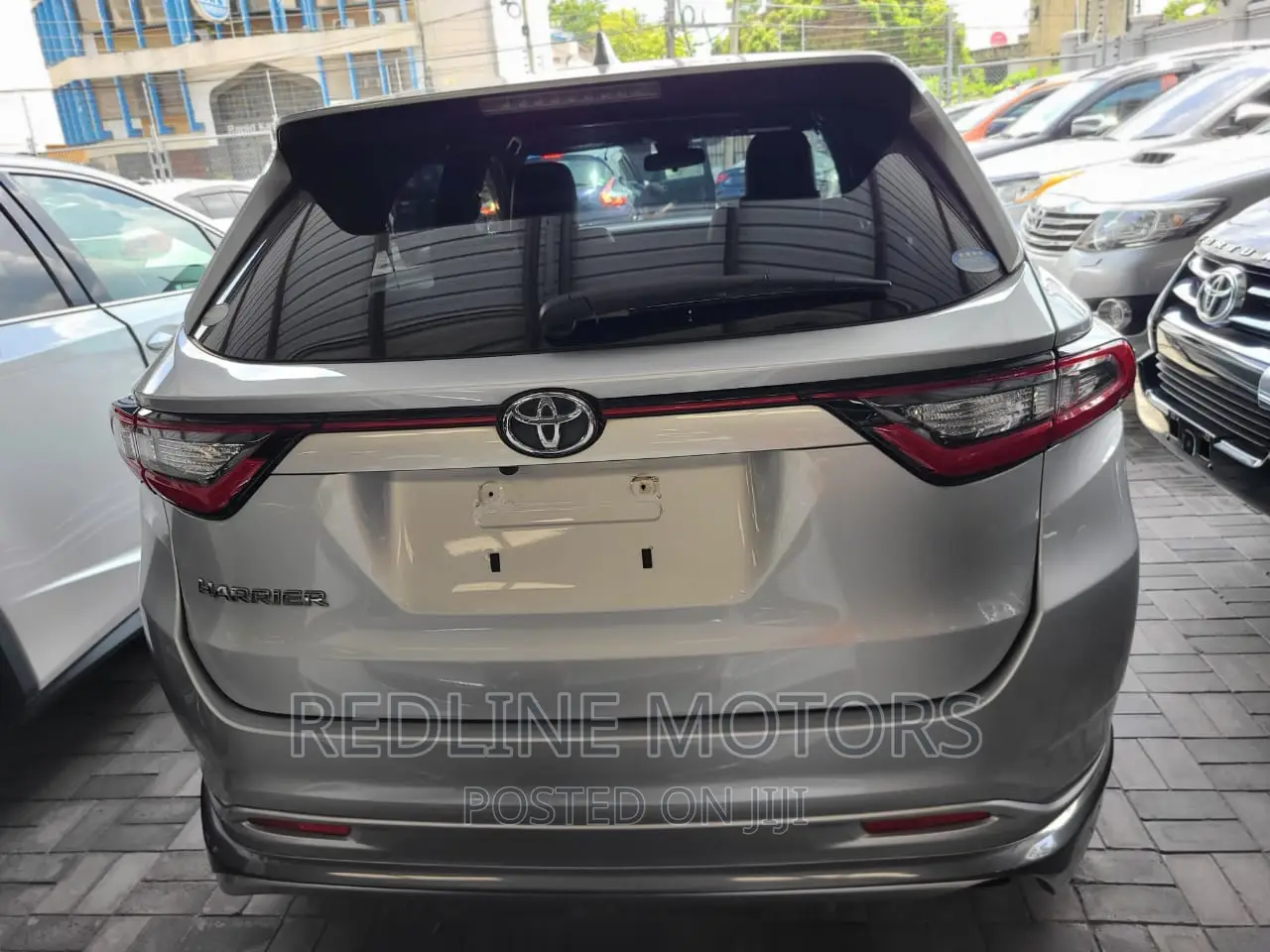 Toyota Harrier 2.0 2017 Silver