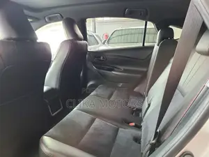 Toyota Harrier 2.0 2017 Silver