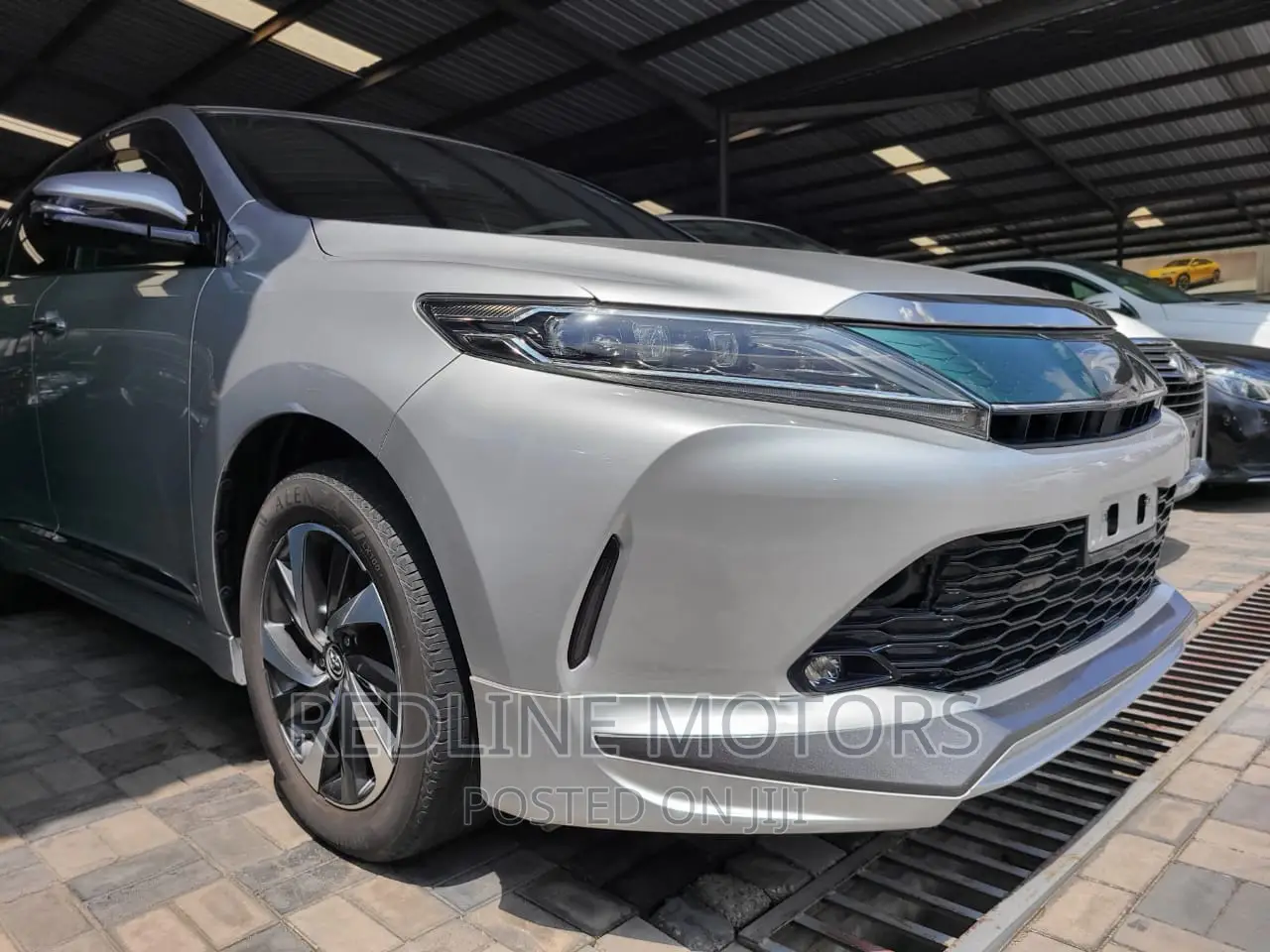 Toyota Harrier 2.0 2017 Silver