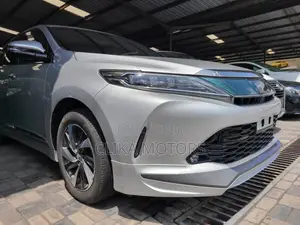 Toyota Harrier 2.0 2017 Silver