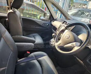 Nissan Serena 2016 Red