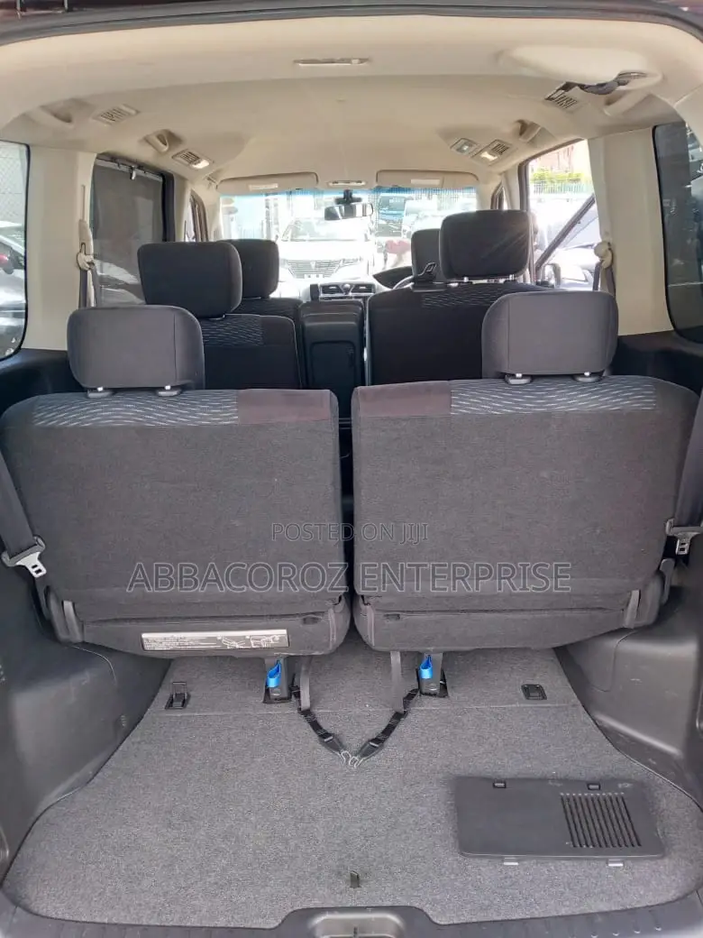 Nissan Serena 2016 Brown