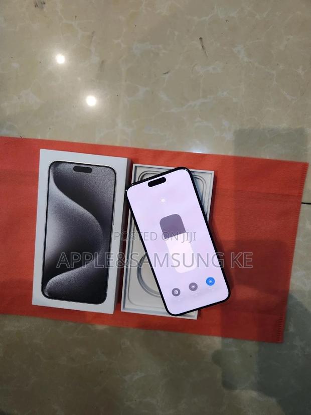 Apple iPhone 15 Pro Max 256 GB Black - thumbnail 4