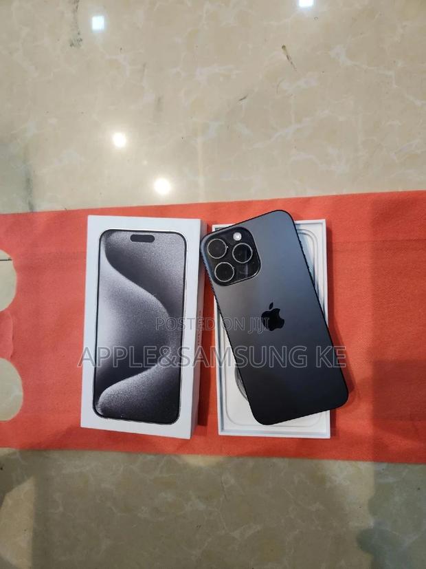 Apple iPhone 15 Pro Max 256 GB Black - thumbnail 5