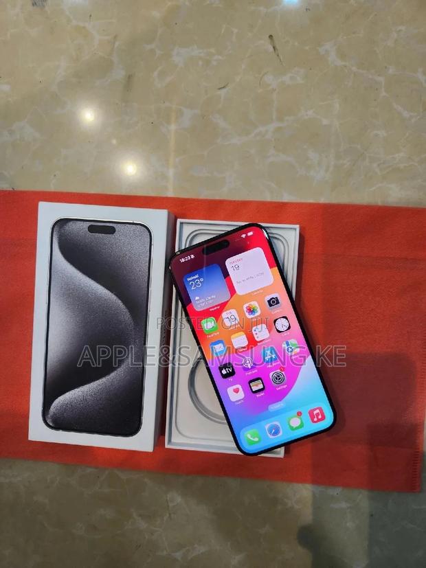 Apple iPhone 15 Pro Max 256 GB Black - thumbnail 6